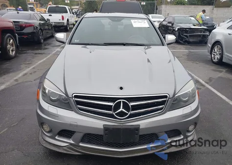 2009 Mercedes-Benz C 63 Amg z USA, uszkodzony, nr VIN WDDGF77XX9F307085